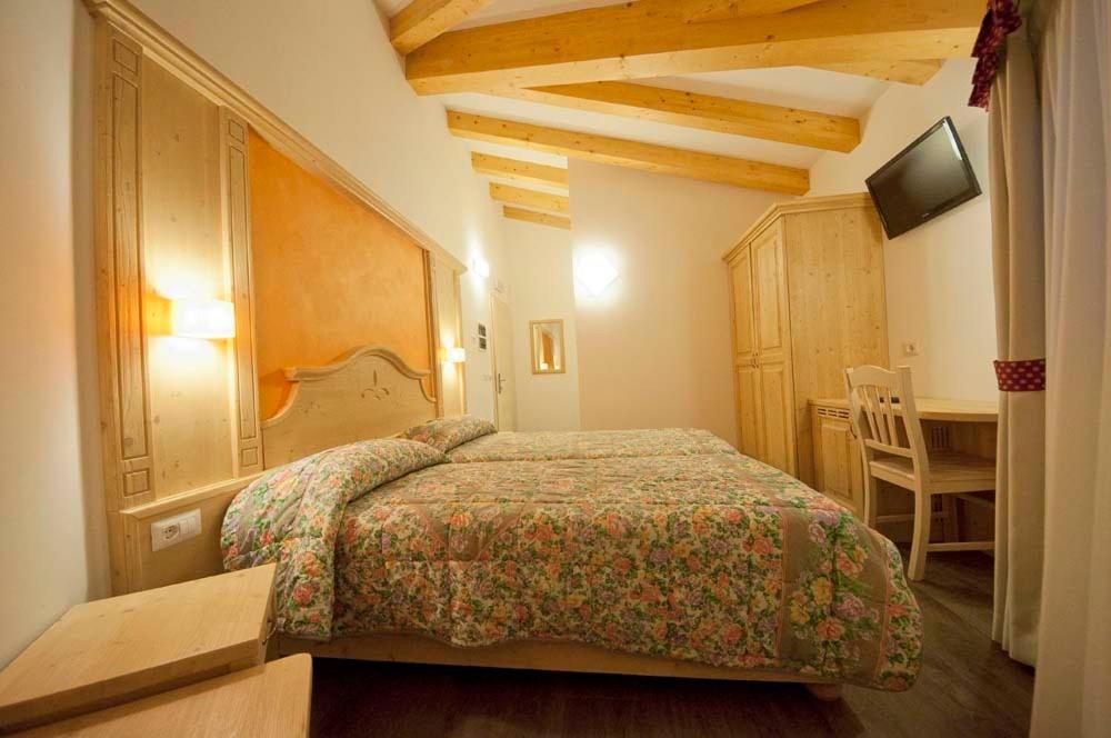 Hotel Niagara Ossana Pokój zdjęcie